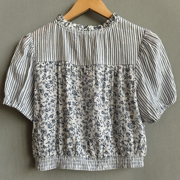 American Eagle Outfitters | Blue Floral Printed Top | Round Neck Half Sleeve - Picture 2 of 7